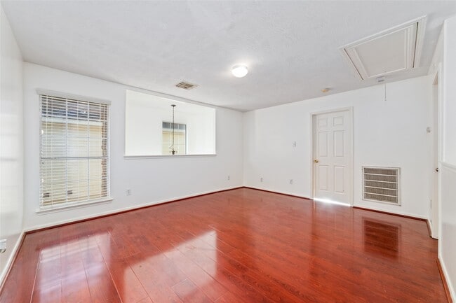 Building Photo - 3618 Windmill Village Dr