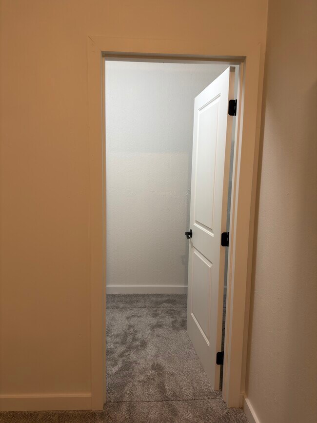 Room 2 walk-in closet - 2011 Oregon Ave