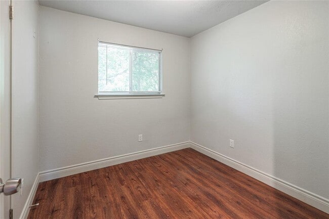 Building Photo - 16213 Malden Dr