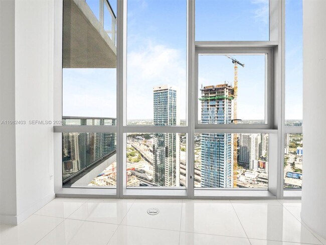 Building Photo - 851 NE 1st Ave