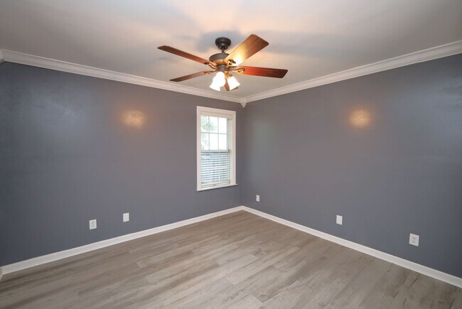 Building Photo - 4338 Kenilworth Cir