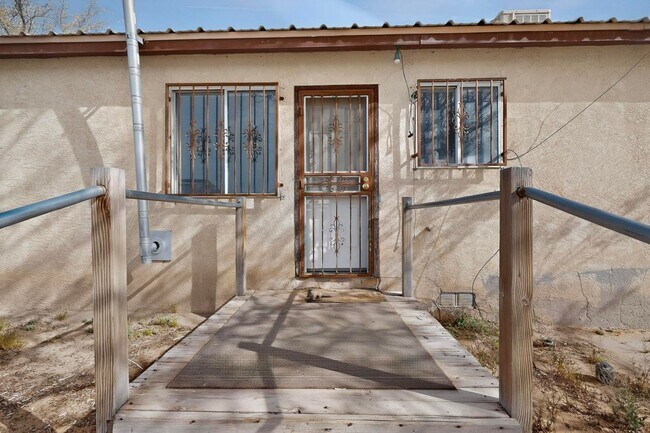 Building Photo - Rural South Valley 4 Bedroom  1.75 Bath 1256/sf