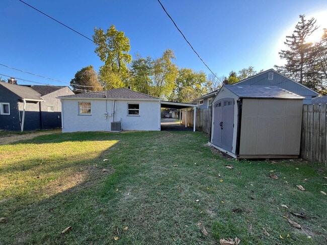 Building Photo - **REMODELED 2-BEDROOM HOME w/ CARPORT IN B...