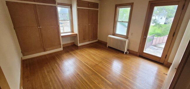Building Photo - Duluth MN - 4 Bedroom - 2 Bath - 1 Car Gar...