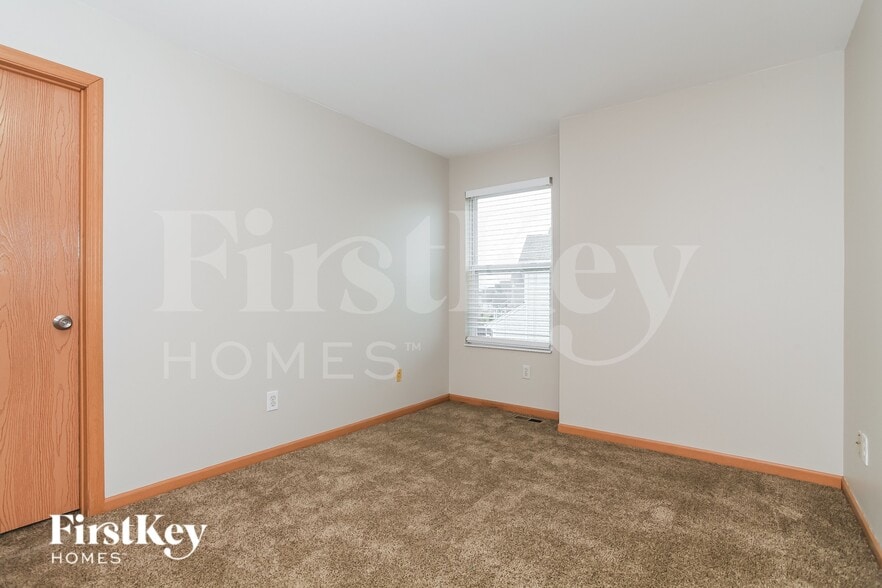 Building Photo - 330 Heftner Cir