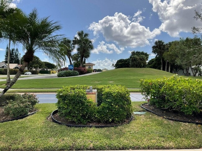 Building Photo - 12402 Dogleg Dr
