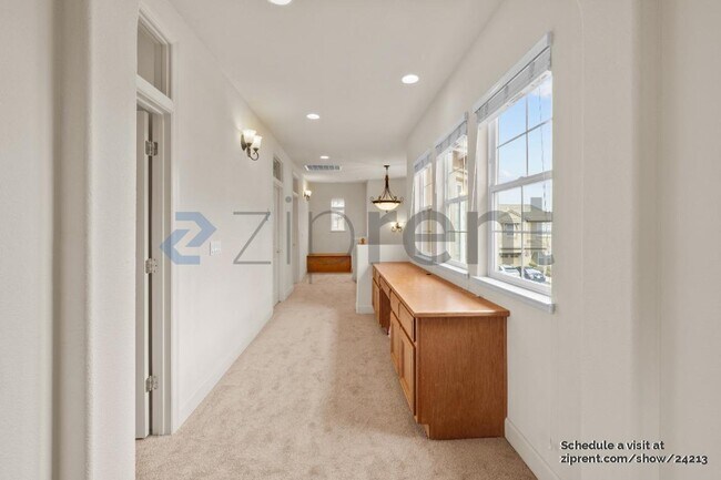 Building Photo - 9208 Hallmark Pl