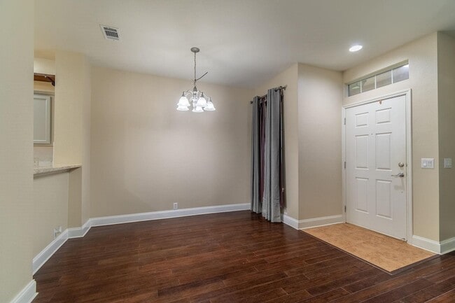 Building Photo - 2731 Olympic Park Dr
