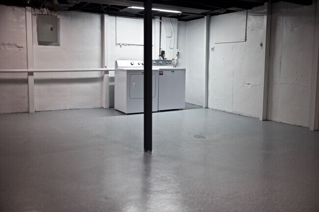 Building Photo - RockhillR6512