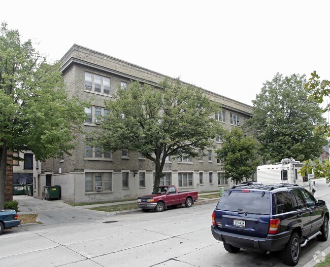 Building Photo - 1303 N Cass St