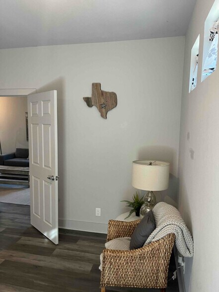 Building Photo - 1251 Canyon Shores