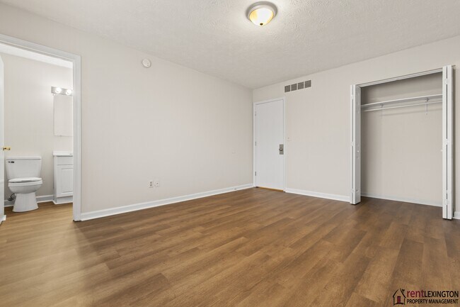 Building Photo - 208 Grayson Ct