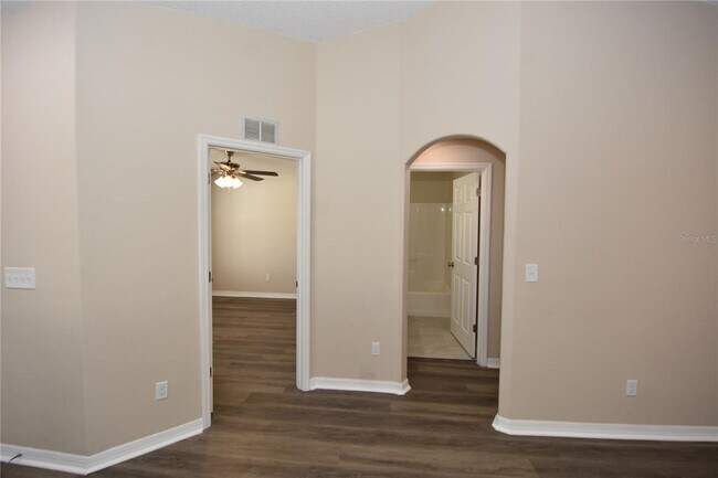 Building Photo - 6 Seckel Ct