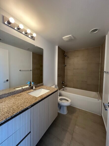 Building Photo - 1635 NE Miami Ct