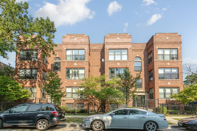 Primary Photo - 3048 W Leland Ave