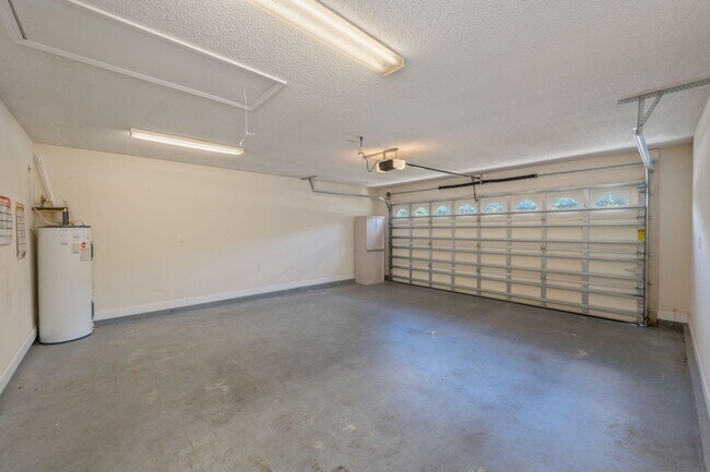 Building Photo - 2978 Stillwell Blvd