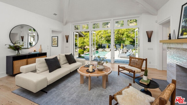 Building Photo - 1330 N Wetherly Dr