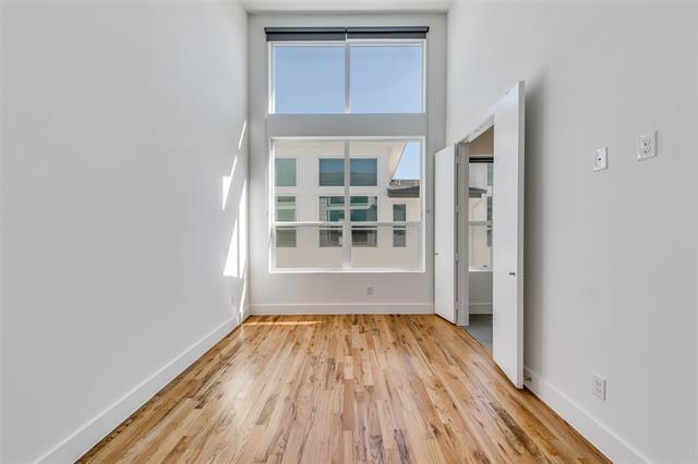 Building Photo - 5923 Lindell Ave