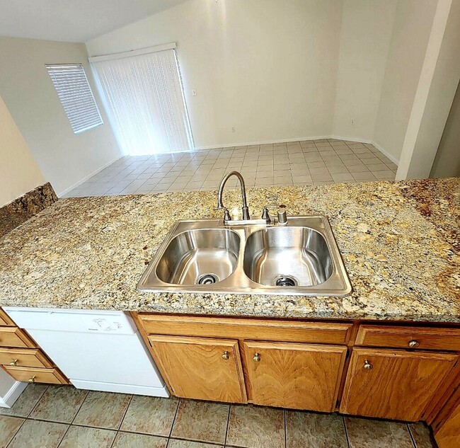 Building Photo - Bright & Renovated 3-Bedroom Home in NW Bakersfield – Walk to Schools & Polo Park