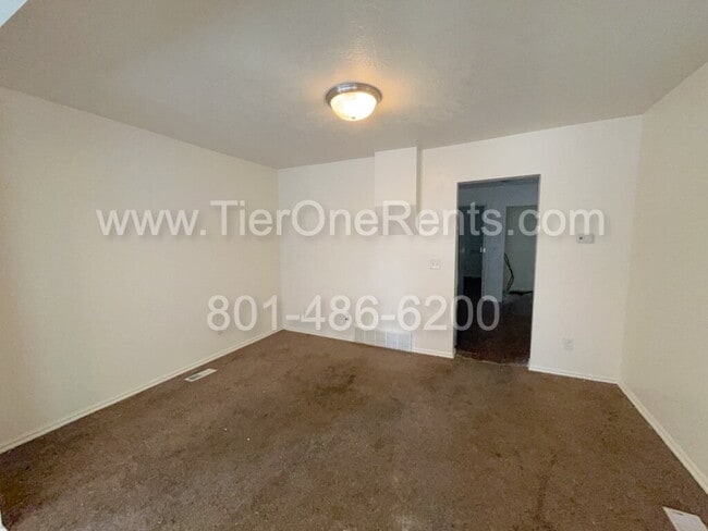 Building Photo - This property offers a NO DEPOSIT option a...