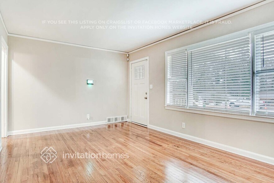 Building Photo - 2430 Mark Dr