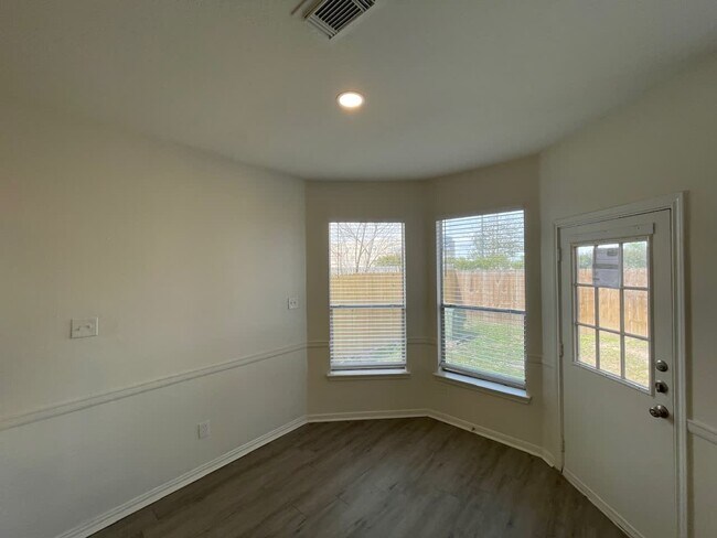 Building Photo - 22826 Tara Way Dr