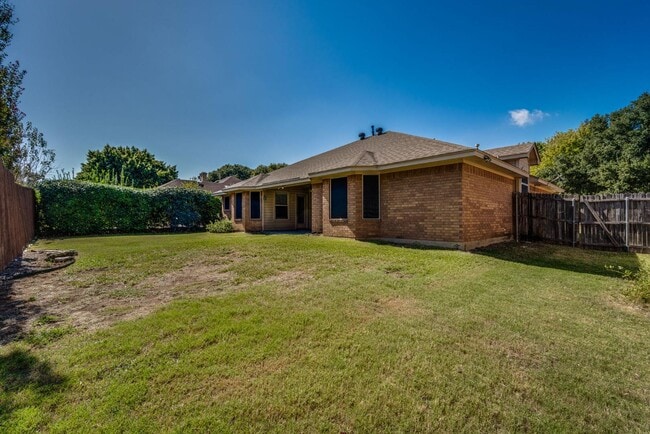 Building Photo - 1644 Greenway Ct