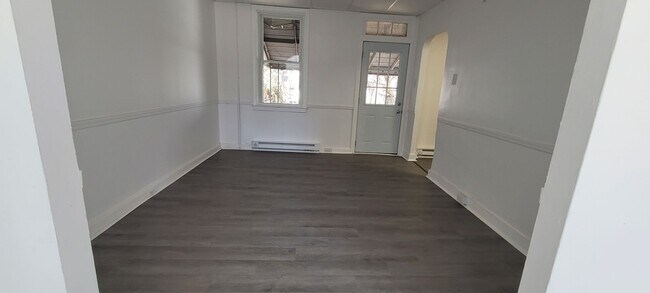 Building Photo - Newly Renovated 3BR Home – Lancaster – Move-In Ready