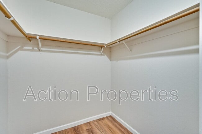 Building Photo - 1664 Merriton Ct