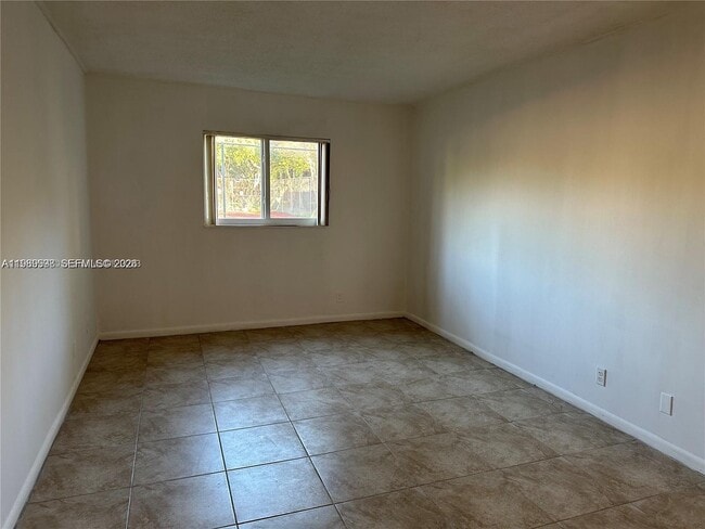 Building Photo - 253 S Cypress Rd