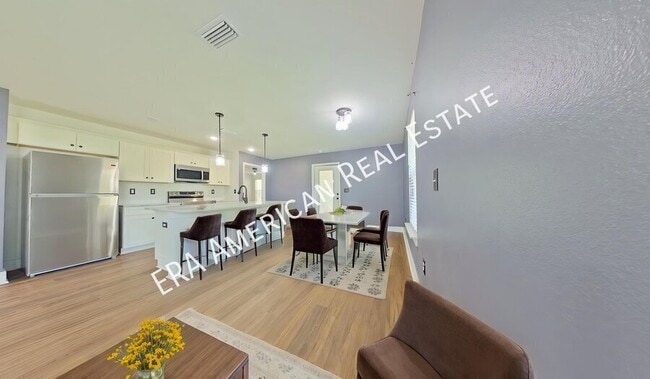 Building Photo - 816 W Walnut Ave