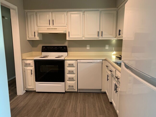 Building Photo - 3028-3030 W 15th St