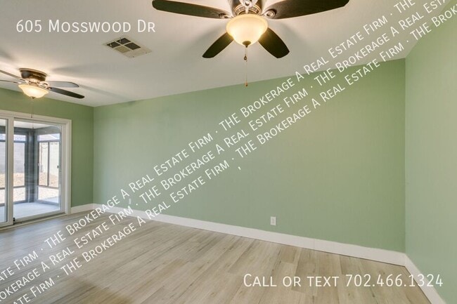 Building Photo - 605 Mosswood Dr