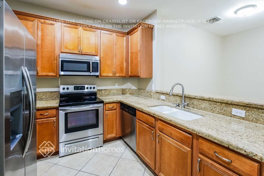 Building Photo - 5817 Hampton Hills Blvd