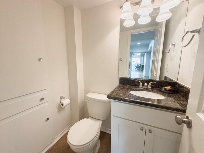 Building Photo - 2704 San Pedro St