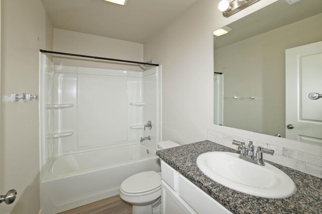 Building Photo - 6904 Athens St