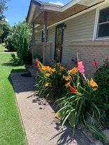 Building Photo - 265 Melita Rd