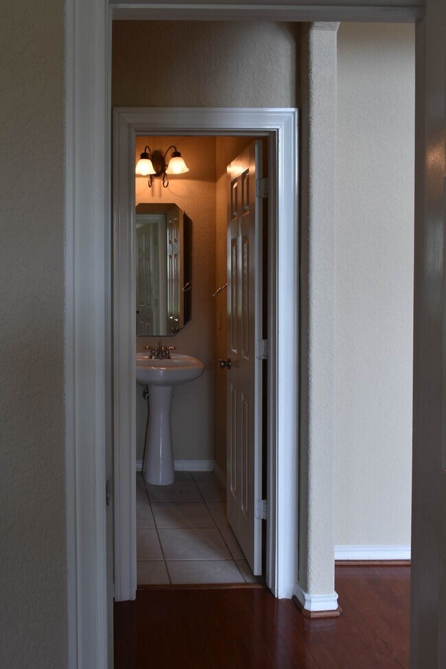 Building Photo - 26307 Meadow Dawn Ln