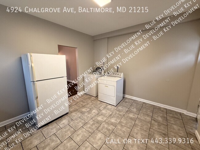 Building Photo - 4924 Chalgrove Ave