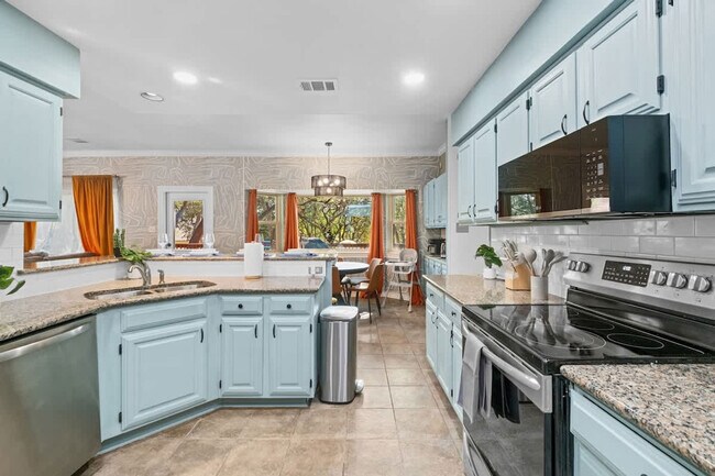 Building Photo - 13702 Yellow Oak Cir