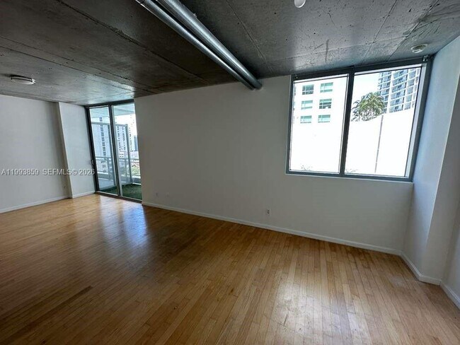 Building Photo - 690 SW 1st Ct