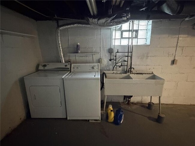 Building Photo - 510 Ivory Ave