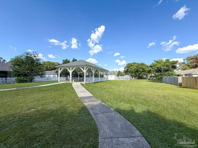 Building Photo - 2511 Trailwood Dr