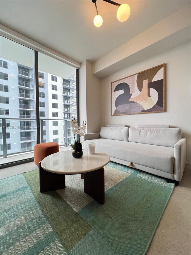 Building Photo - 11 NE 6th St