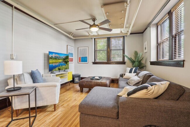 Building Photo - 3006 W 44th St