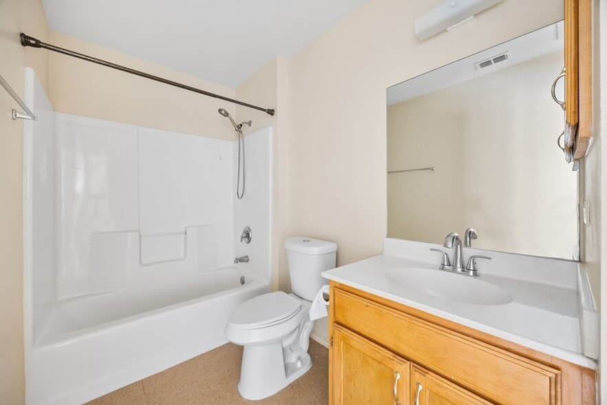 Building Photo - 4805 Jay Ave