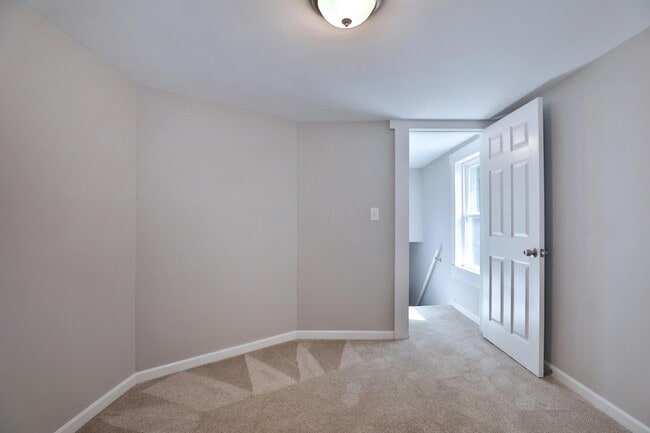 Building Photo - 1416 S Ohio Ave