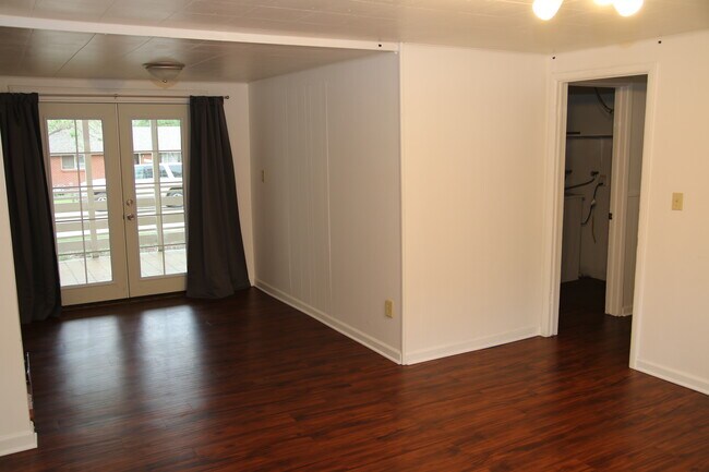 Building Photo - 10341