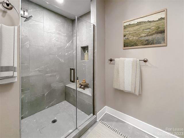 Building Photo - 5355 Pinehurst Park Dr