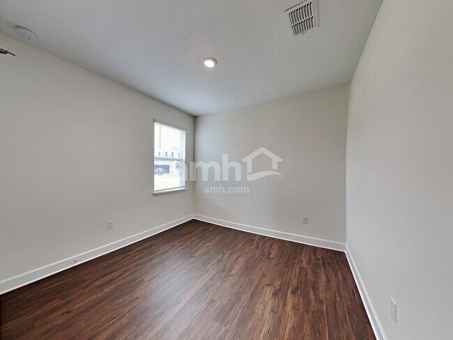 Building Photo - 1048 Walden Pond Dr